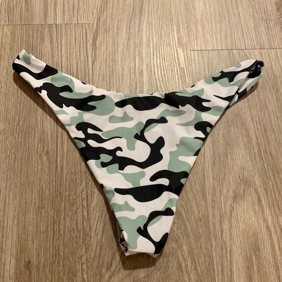 Camo Cheeky Bikini Bottom - Picture 1 of 3